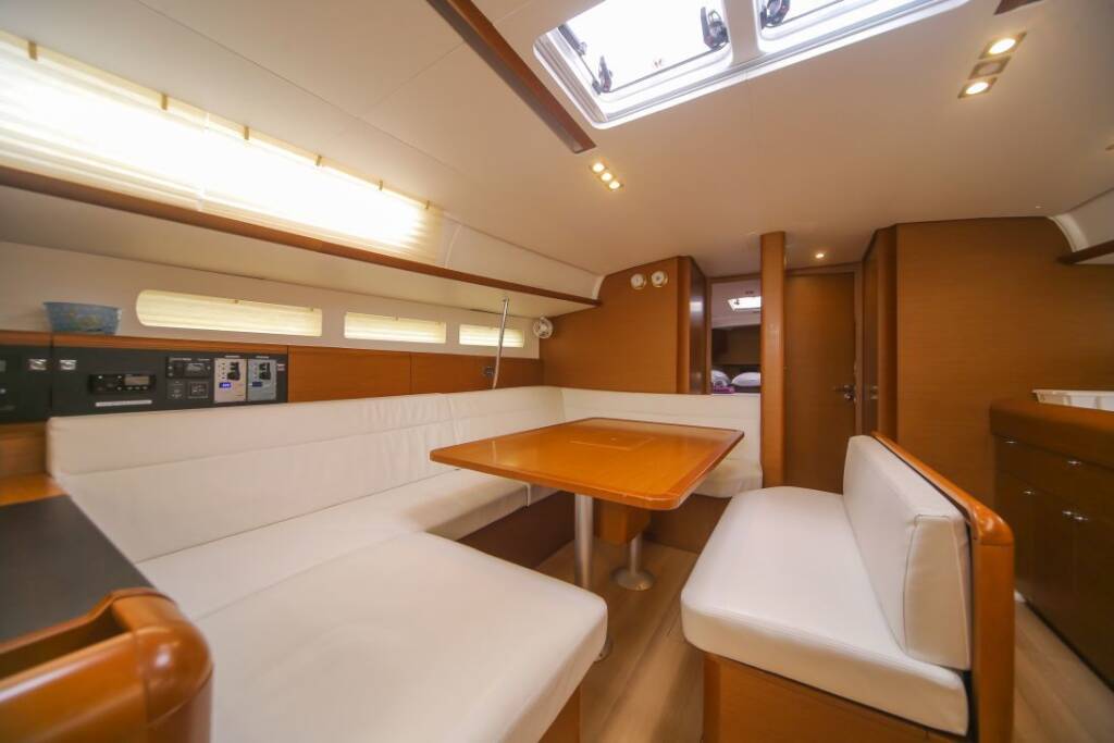 Sun Odyssey 519 MALAKE 