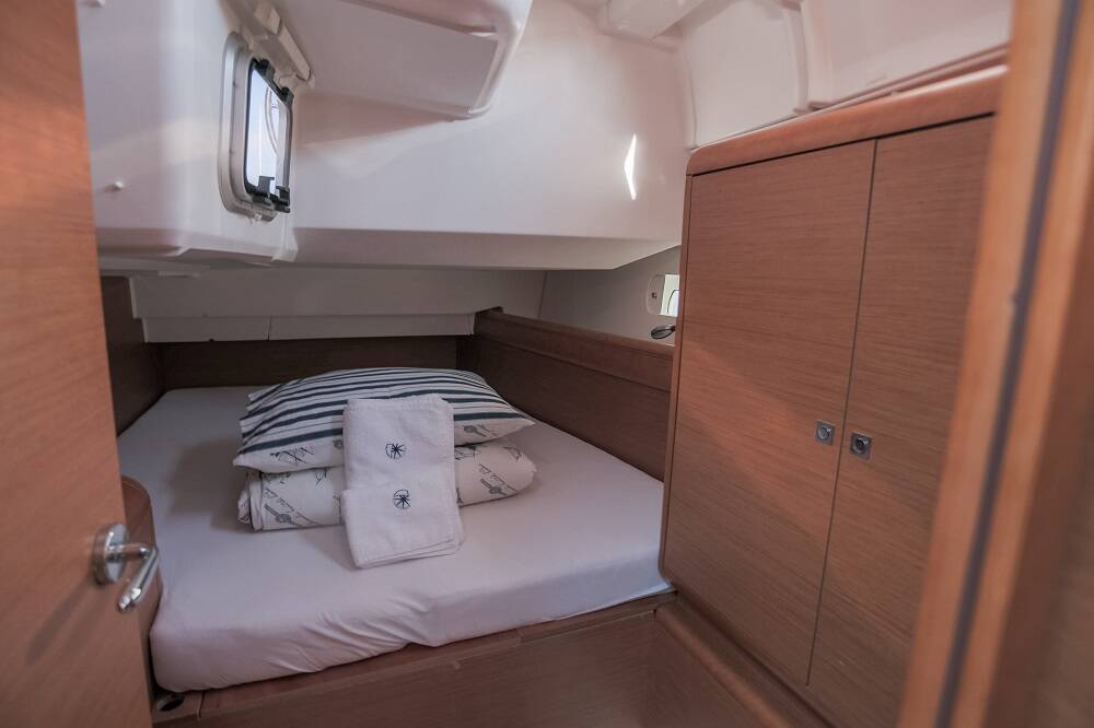 Sun Odyssey - DOUBLE CABIN Sailing school - double cabin